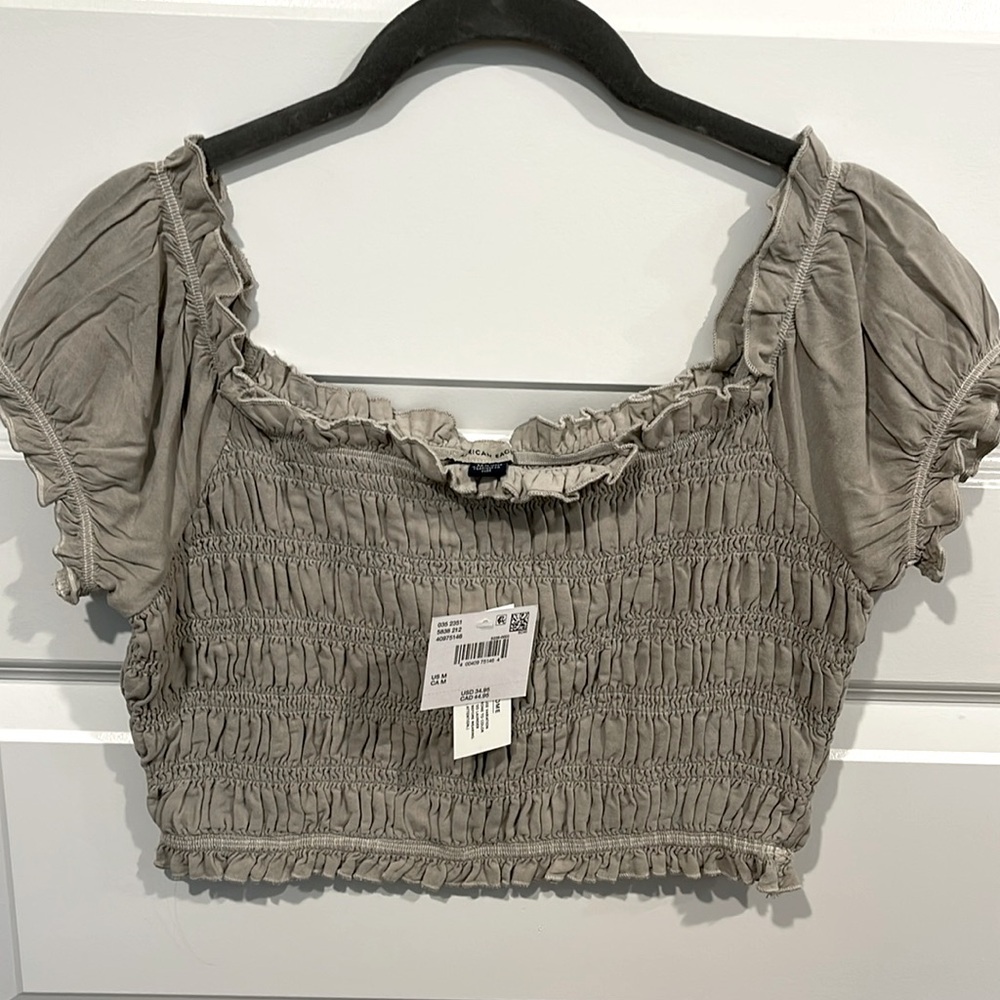 American Eagle medium crop top